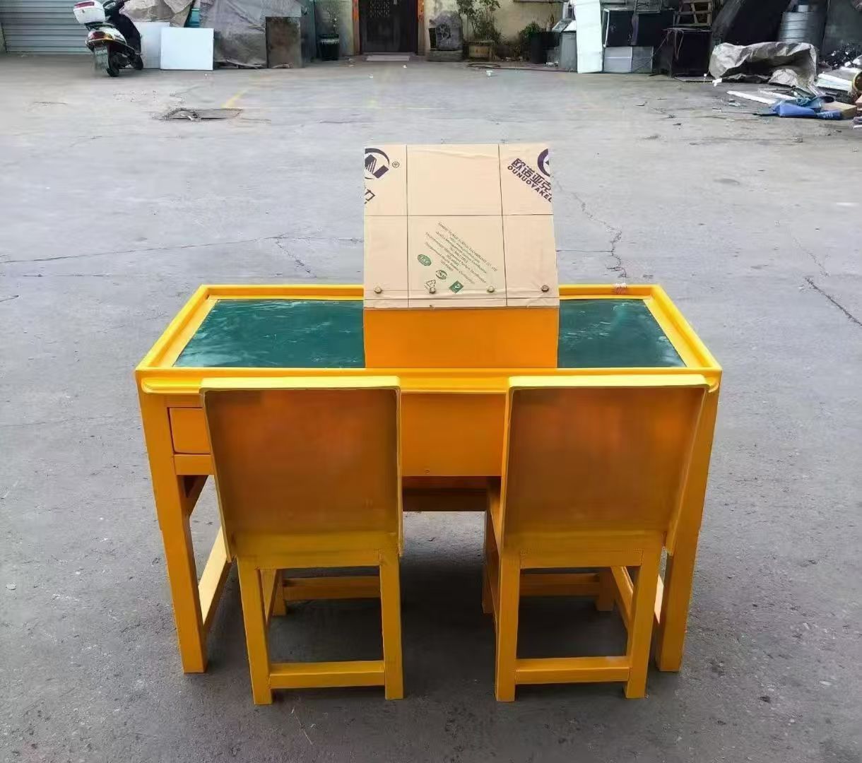 都昌防静电导通桌井下煤矿火工品发放桌：危险品流转的安全守护者